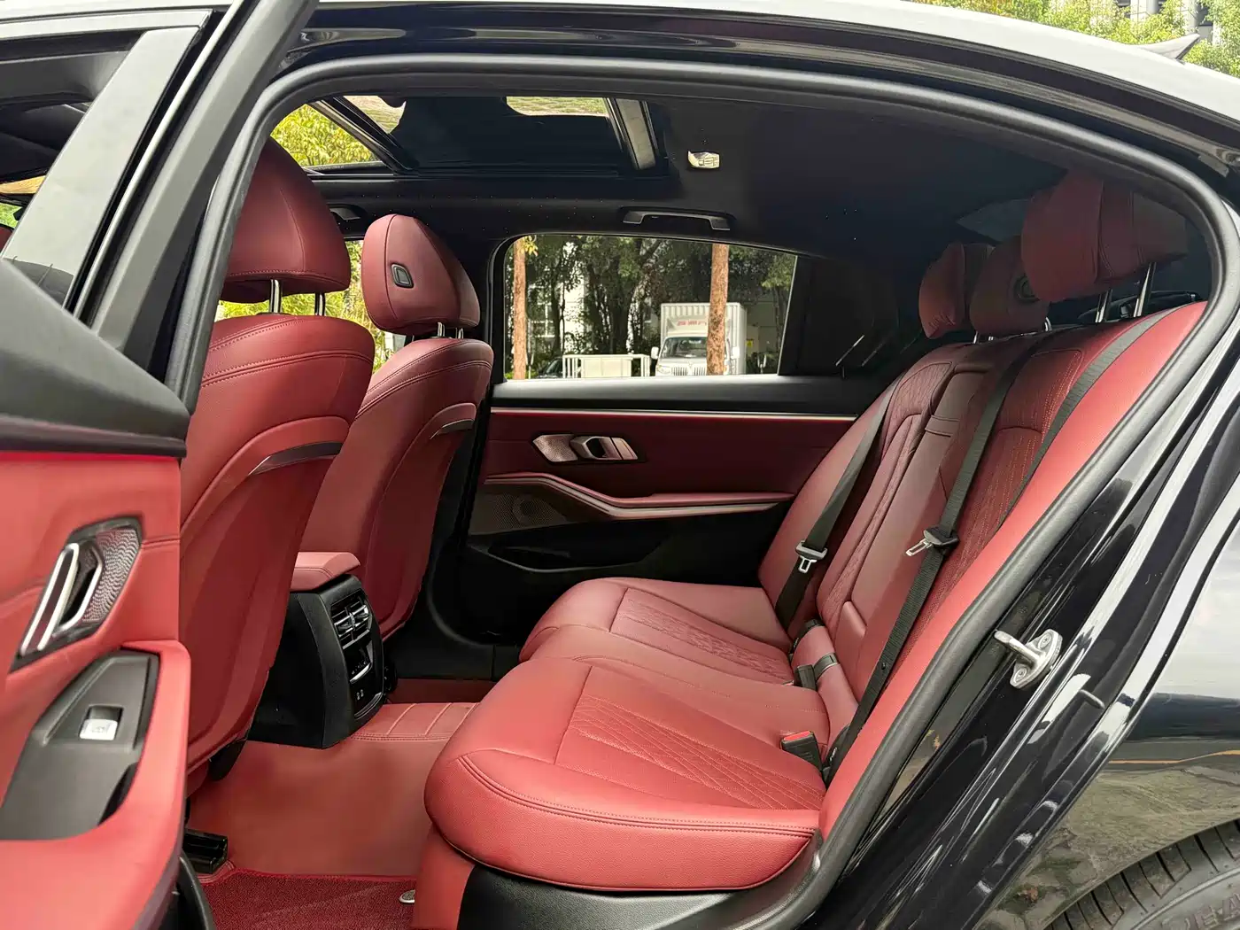 BMW 3 Series 2023 325Li M Sport Package фото 10