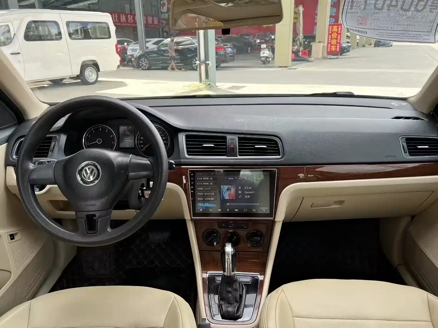 Volkswagen Lavida 2013 Facelift 1.4TSI DSG Luxury фото 7