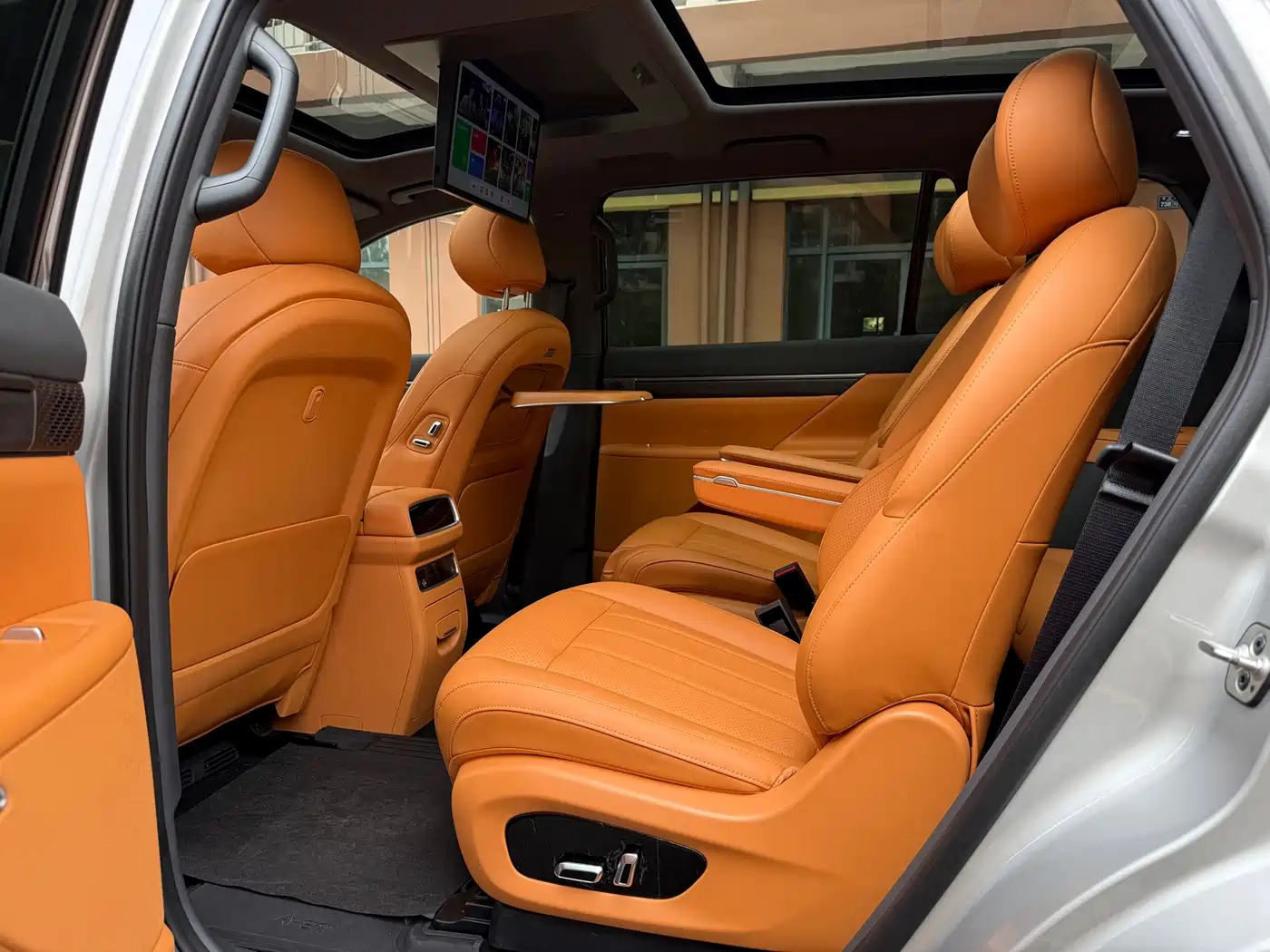 Dongfeng Yipai eπ008 2025 2026 6-seater EREV Family Joy Edition