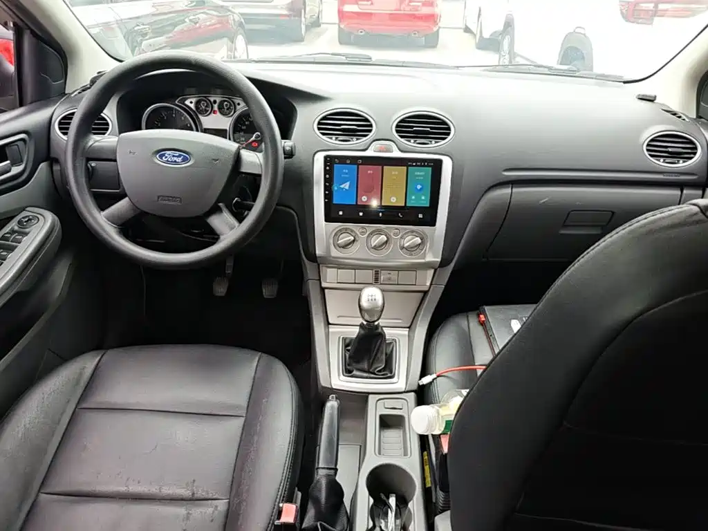 Ford Focus 2015 2013 Hatchback Classic 1.8L Manual Base