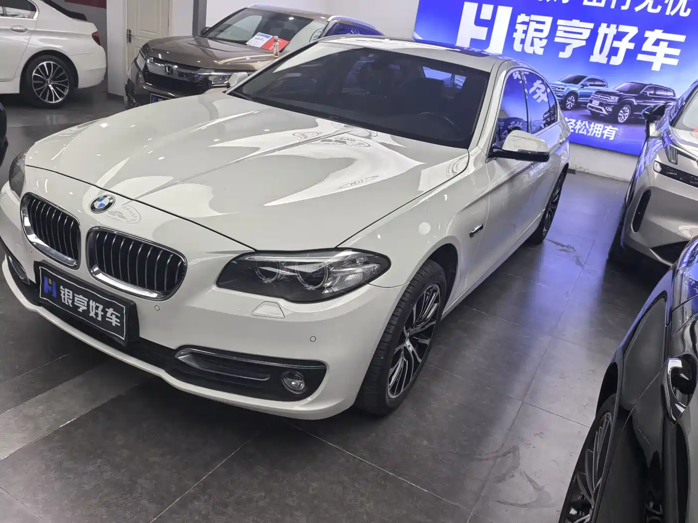 BMW 5 Series 2014 525Li Luxury Design Package фото 2