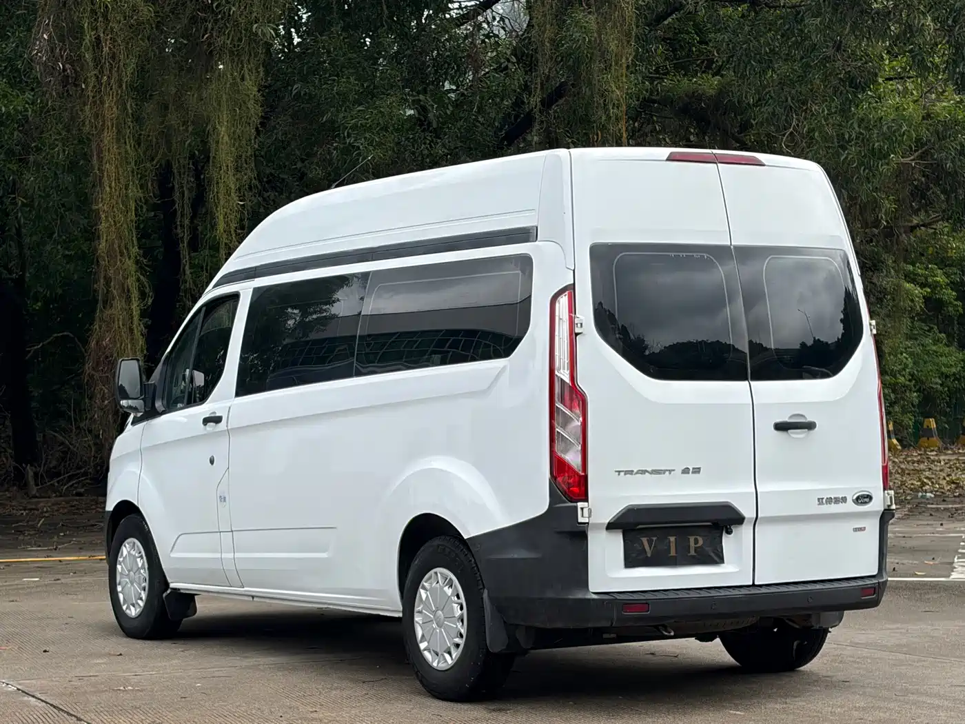 Ford Transit 2020 2019 2.0T Diesel Multi-Purpose Commercial Vehicle Medium Wheelbase Medium Roof 6-Seater China VI