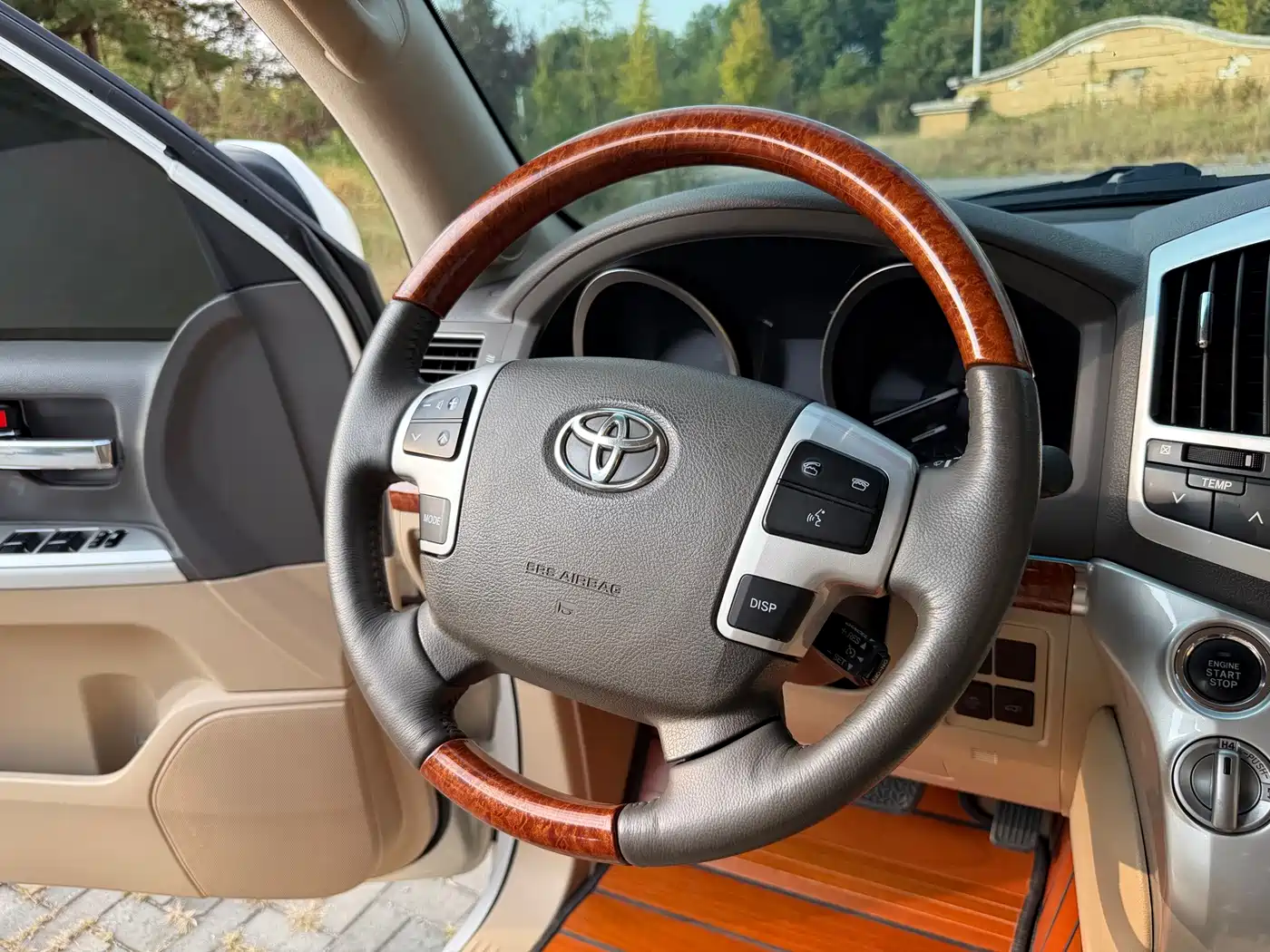 Toyota Land Cruiser 2013 2012 4.6L Automatic VX-R
