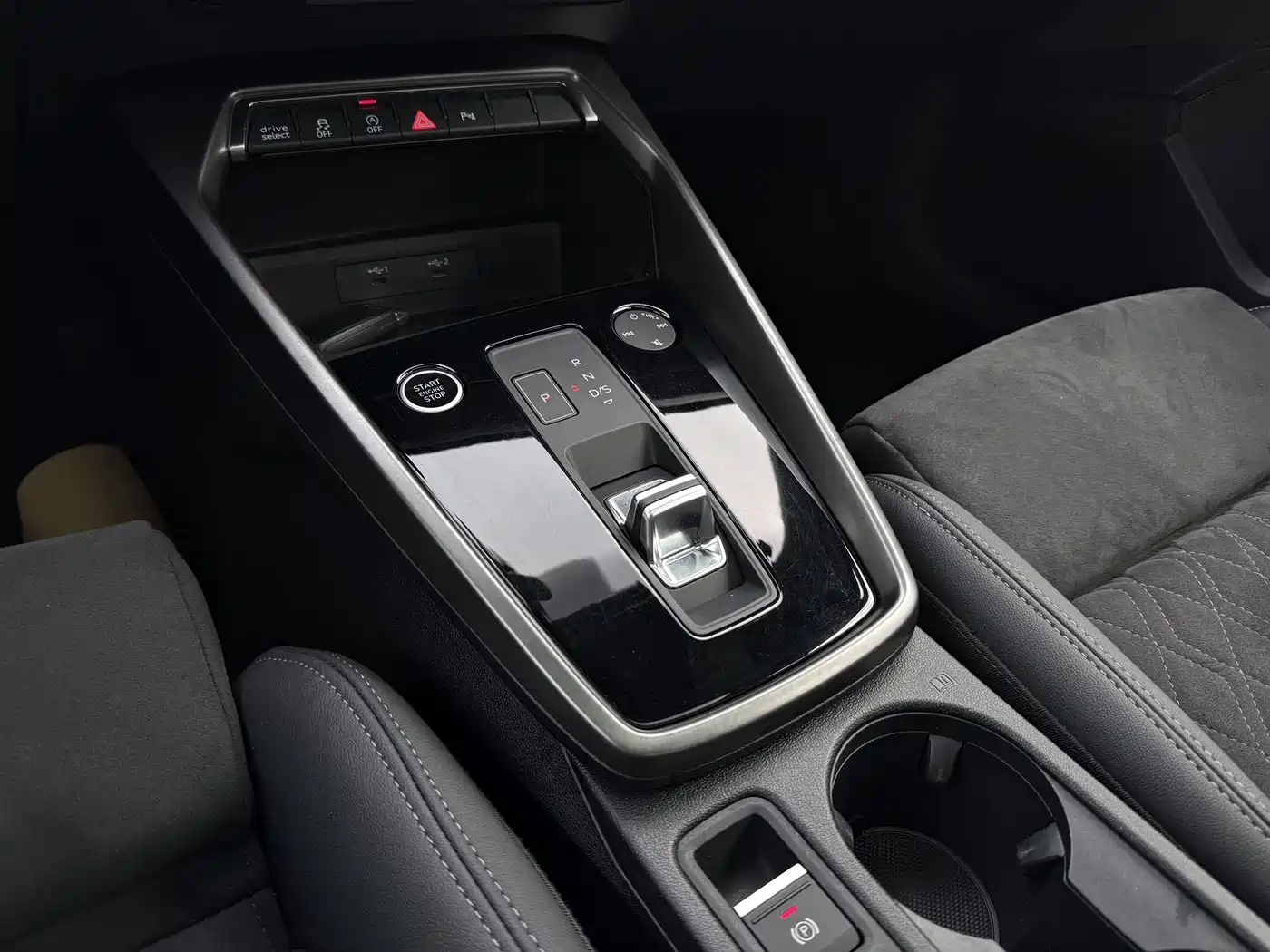 Audi A3 2024 Model A3L Limousine 35 TFSI Luxury Sport фото 9