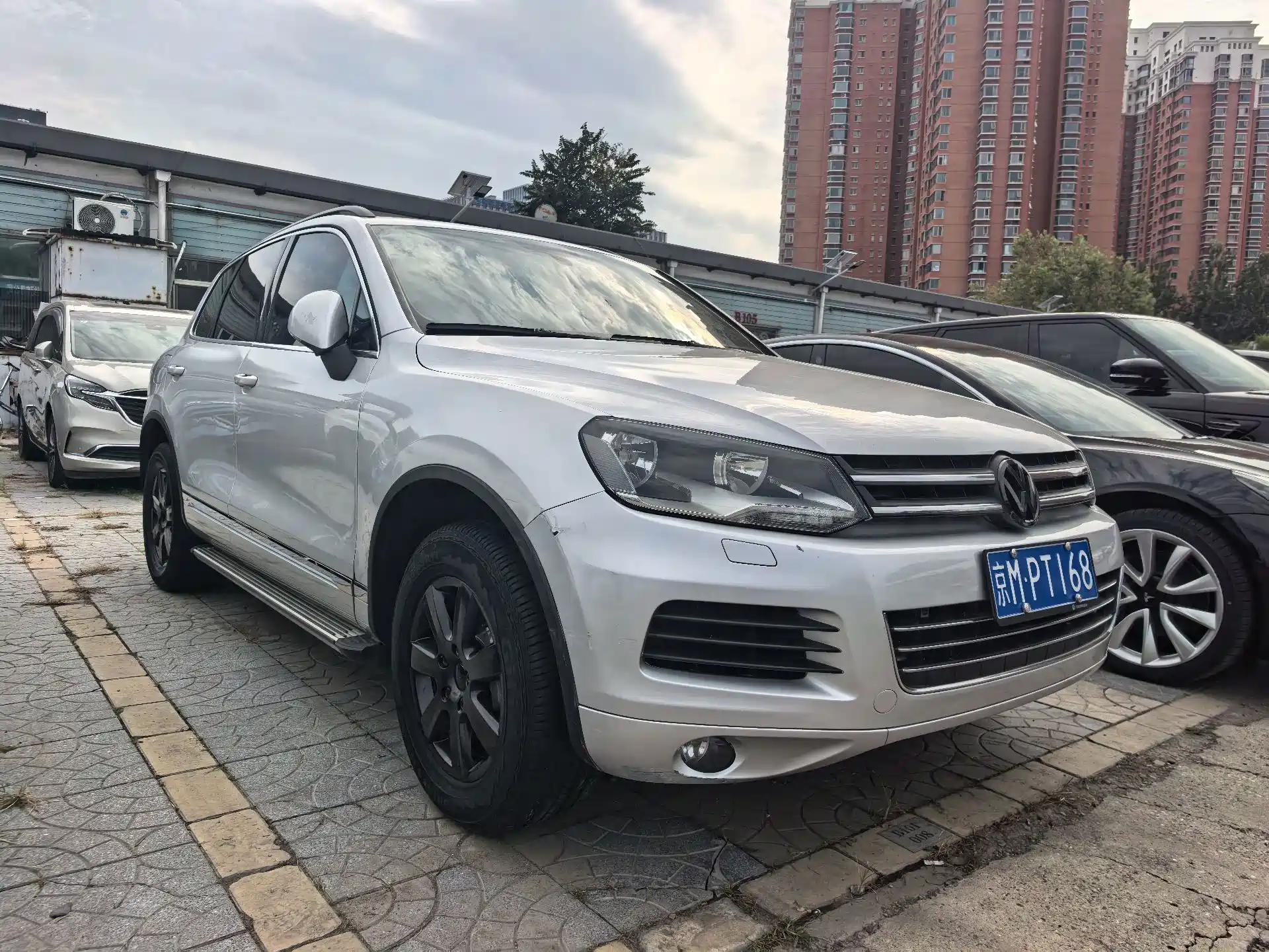 Фото 3 - Volkswagen Touareg