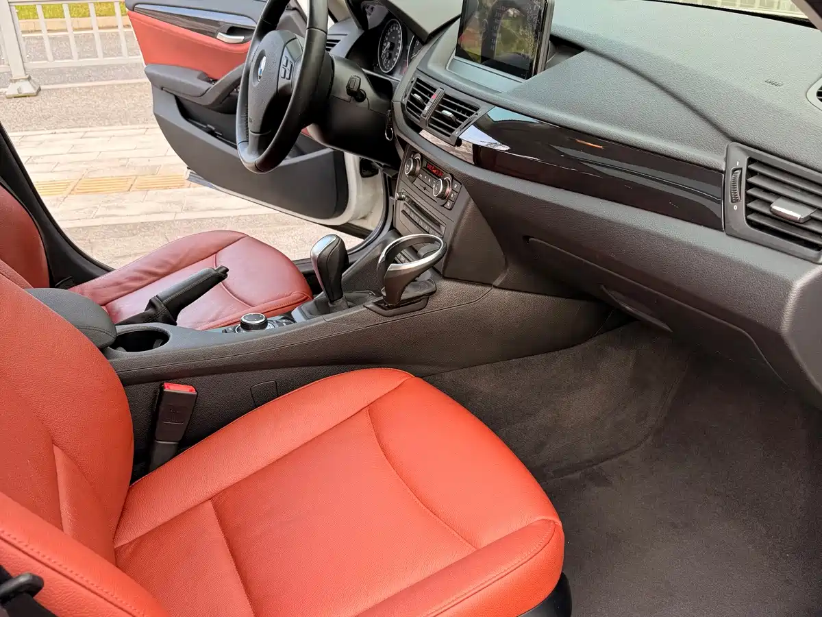BMW X1 (Import) 2011 2010 xDrive25i