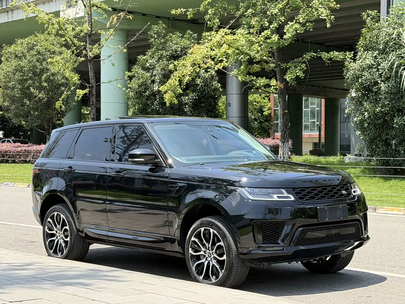Фото 6 - Land Rover Range Rover Sport