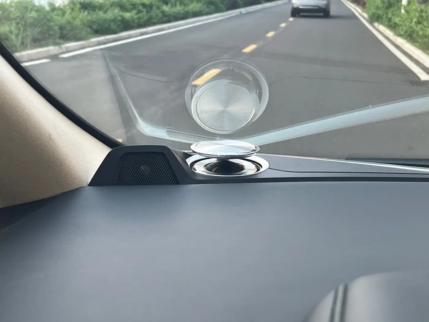 Toyota Alphard 2020 Hybrid 2.5L Premium Edition фото 20