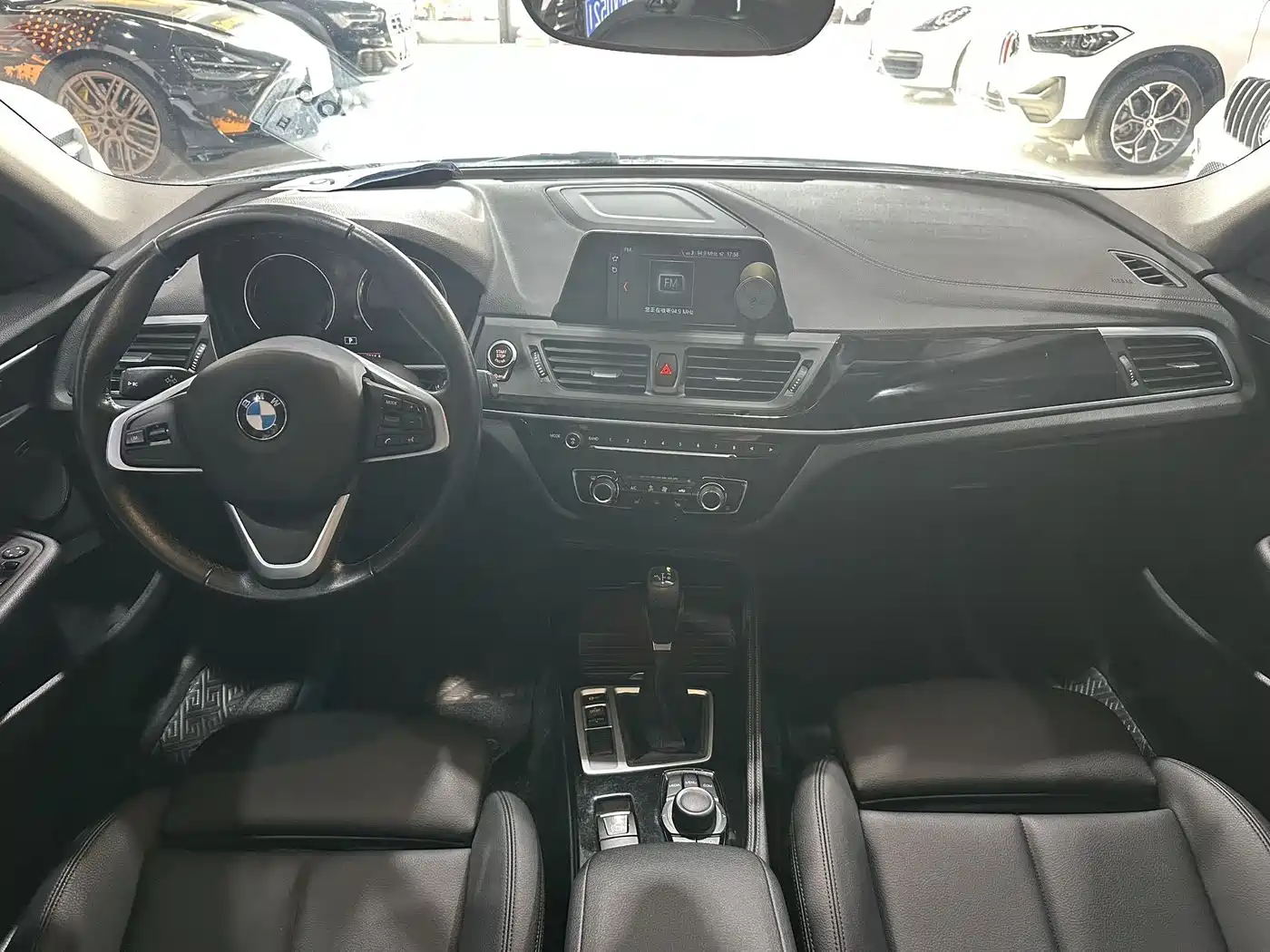 BMW 1 Series 2018 118i Sport Edition фото 5