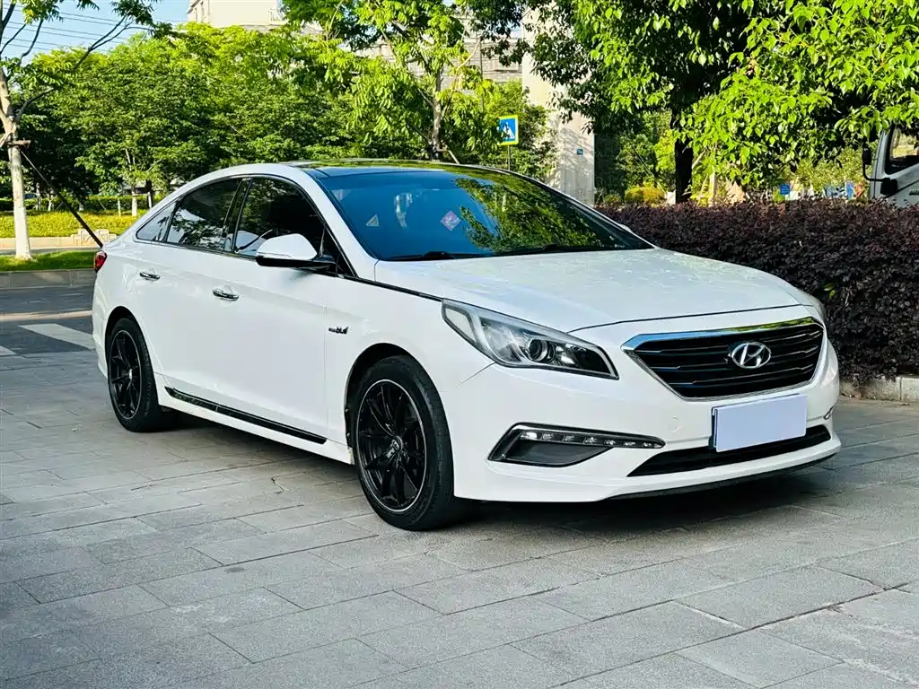 Hyundai Sonata 2015 1.6T GLS Smart фото 3