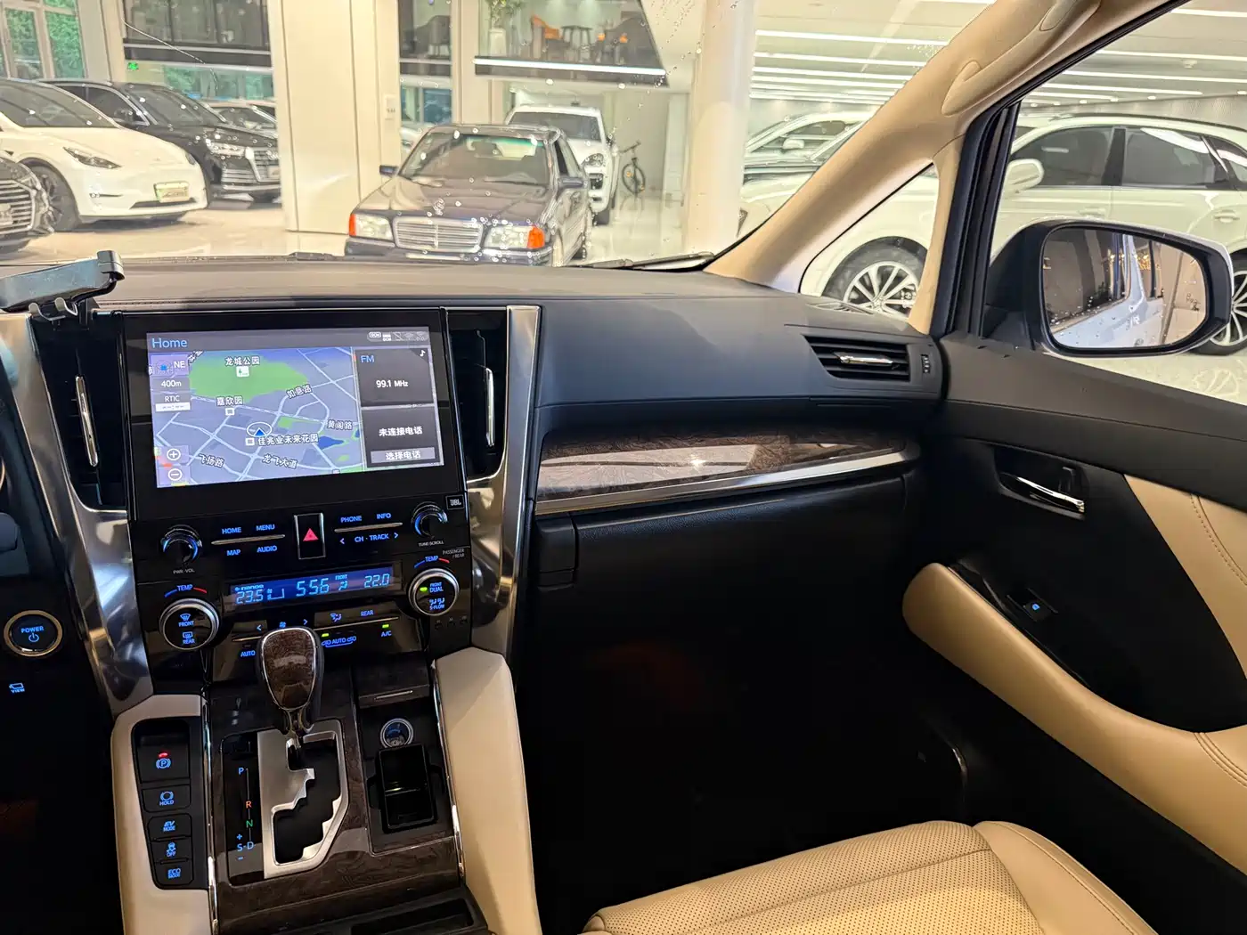 Toyota Alphard 2021 Hybrid 2.5L Premium фото 15