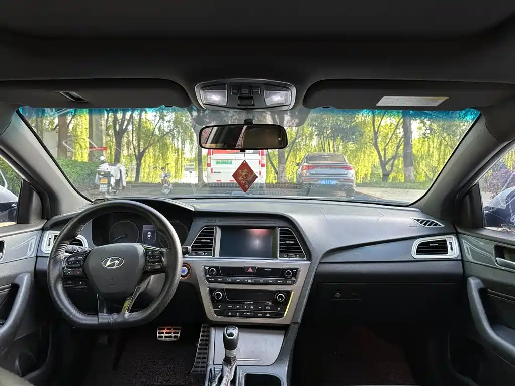 Hyundai Sonata 2015 1.6T GLS Smart фото 5