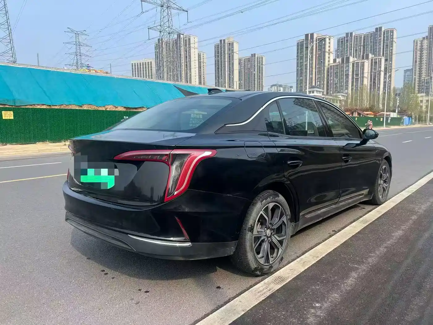 Hongqi HONGQI E QM5