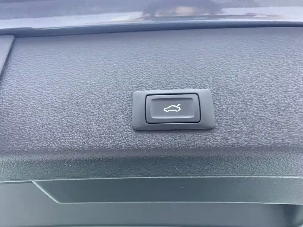 Audi e-tron 2026 2021 50 quattro Luxury