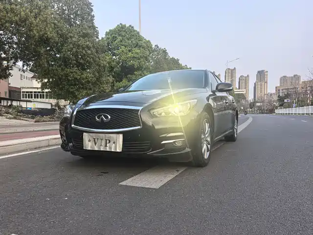 INFINITI Q50L