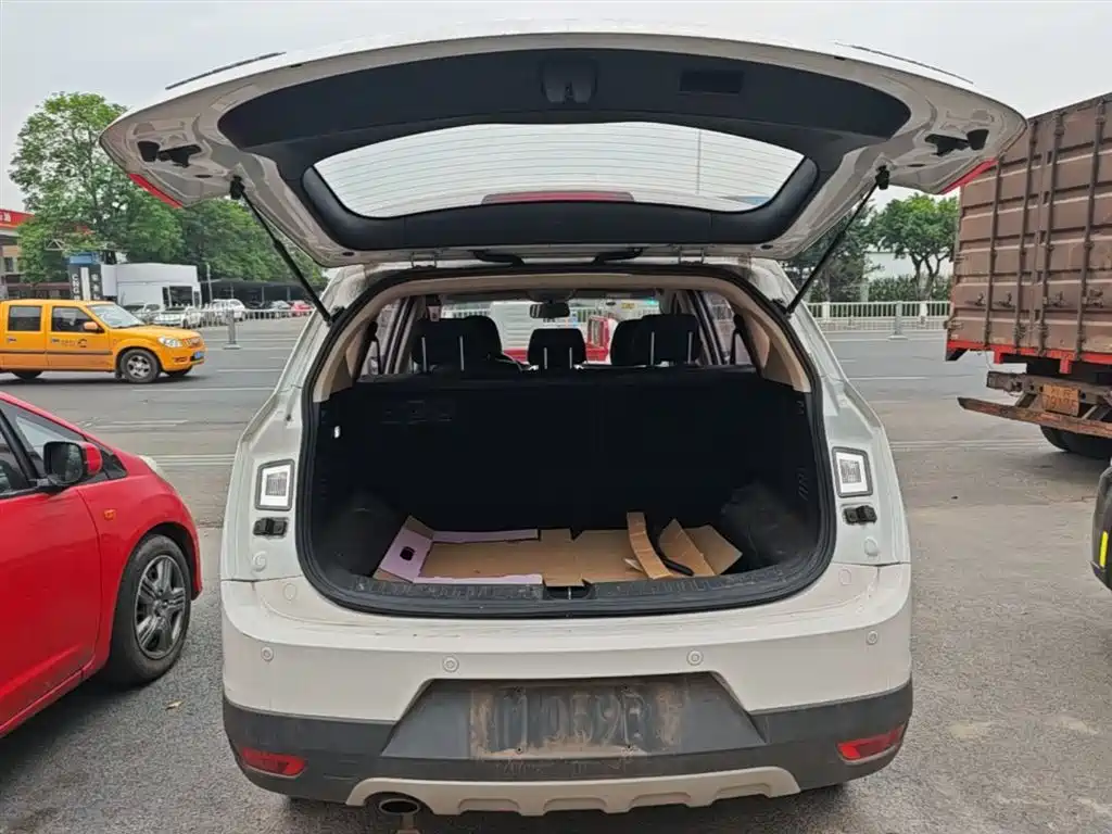 Baojun 560 2017 2016 1.8L Manual Luxury