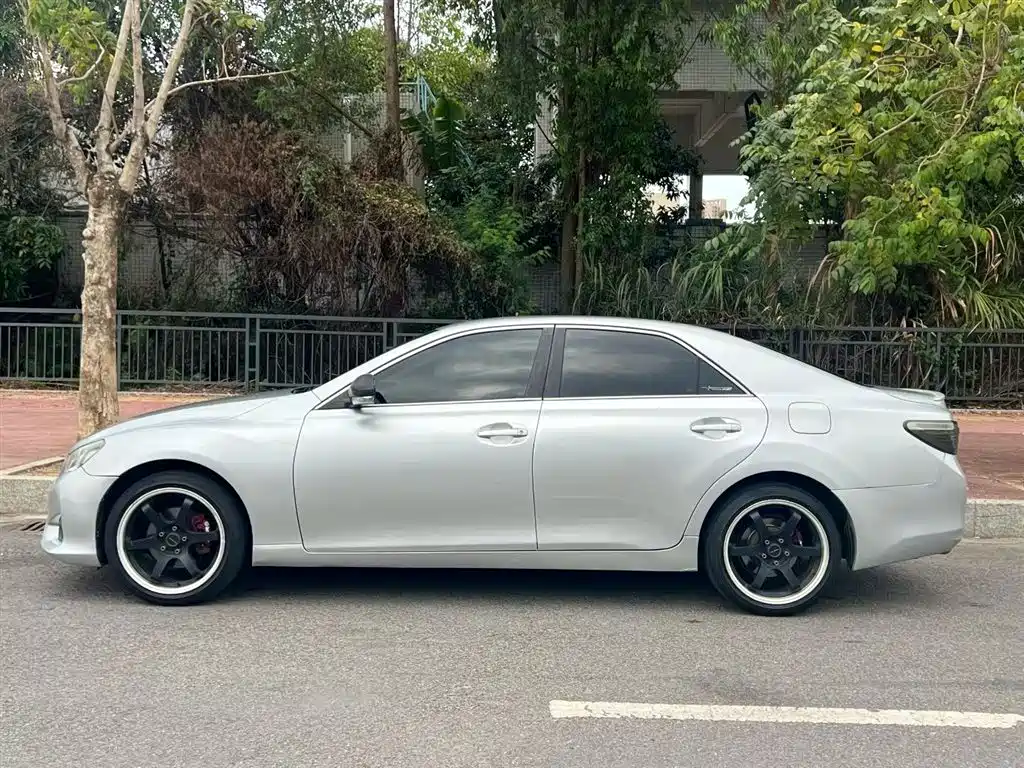 Toyota Reiz 2010 2.5V Elegance Elite Edition фото 3