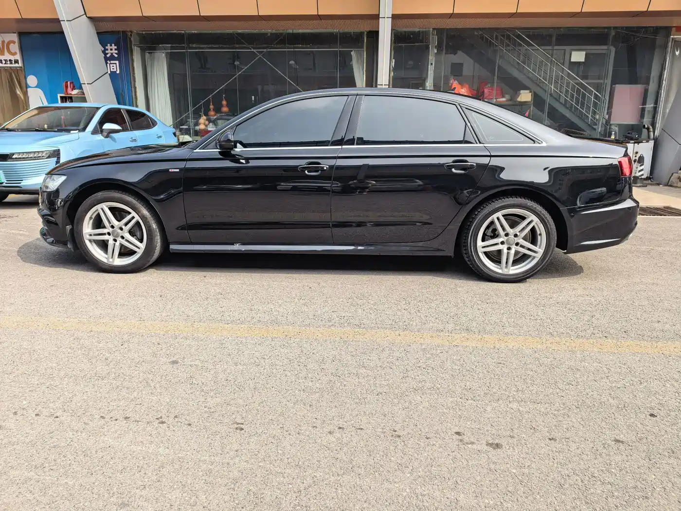 Фото 7 - Audi A6L