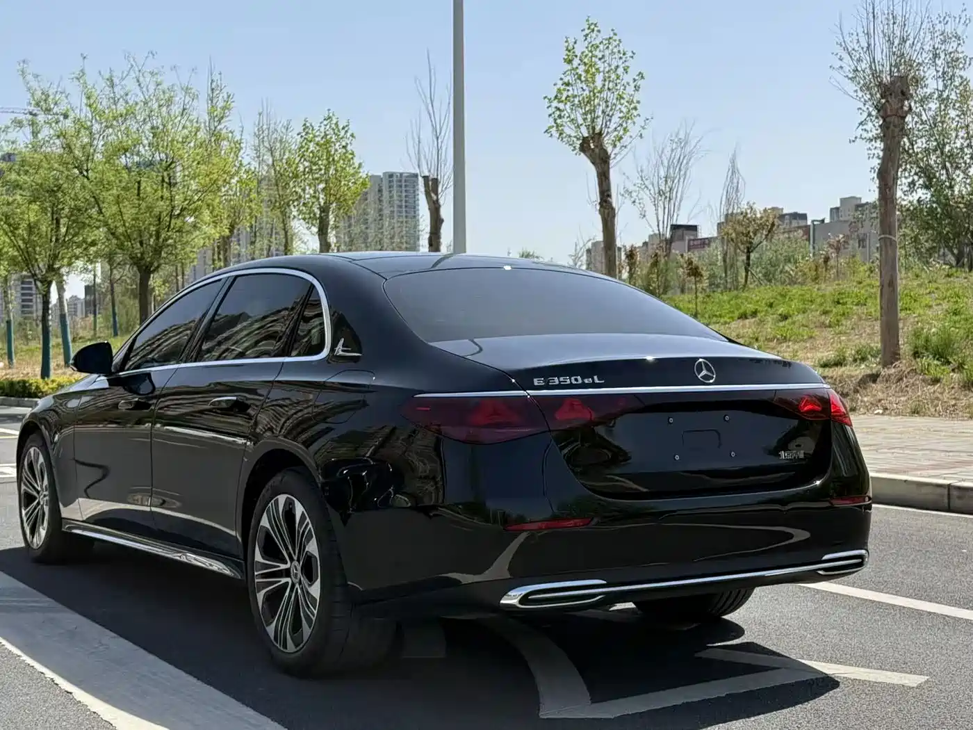 Mercedes-Benz E-Class New Energy 2025 2024 E 350 e L Plug-in Hybrid Sedan