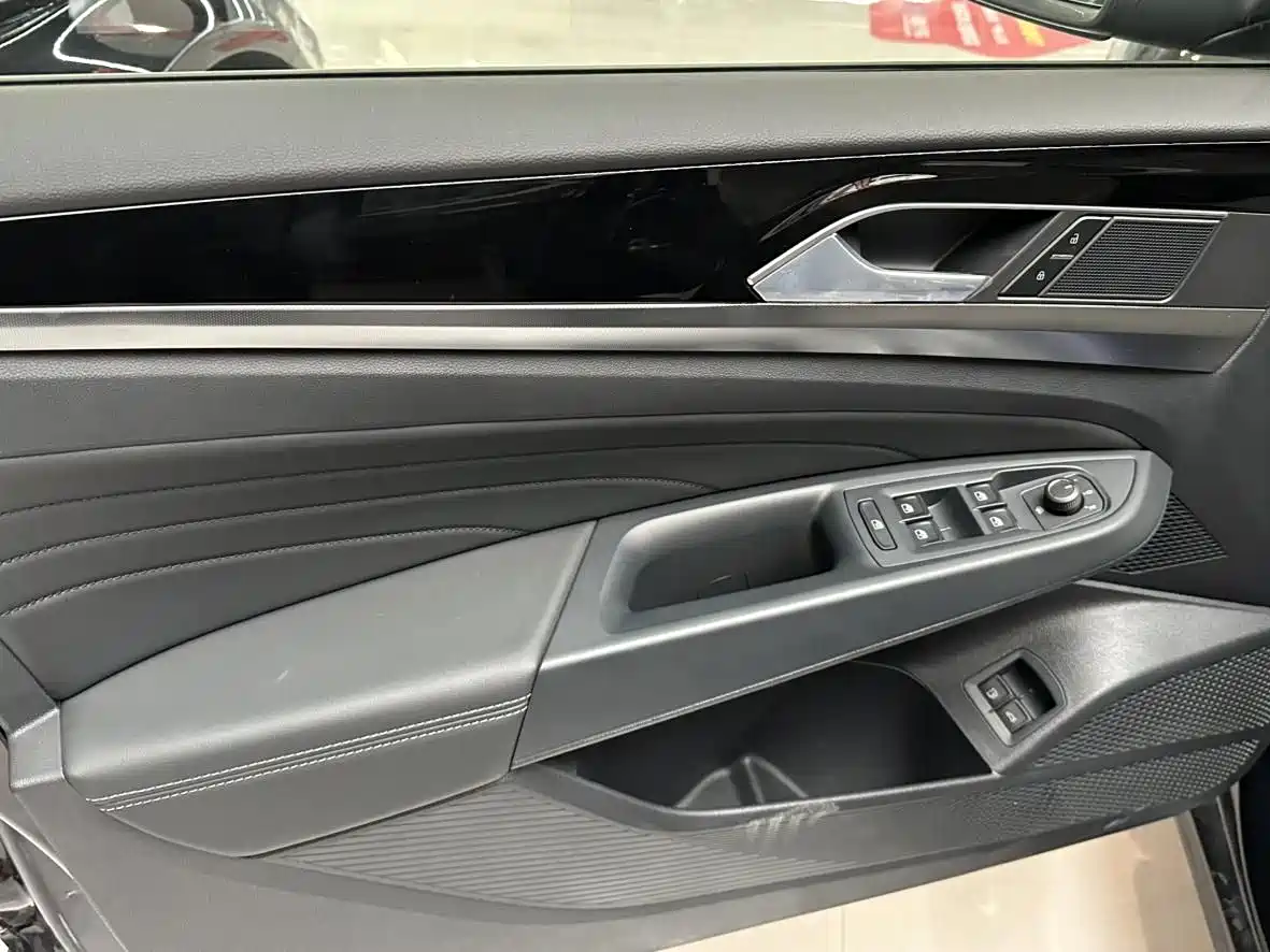 VOLKSWAGEN PASSAT NEW ENERGY