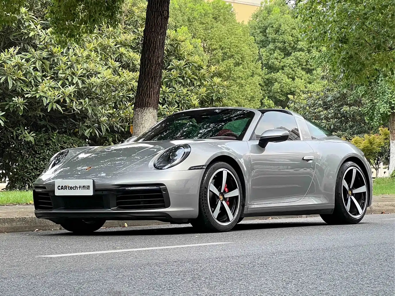 Фото 1 - Porsche 911