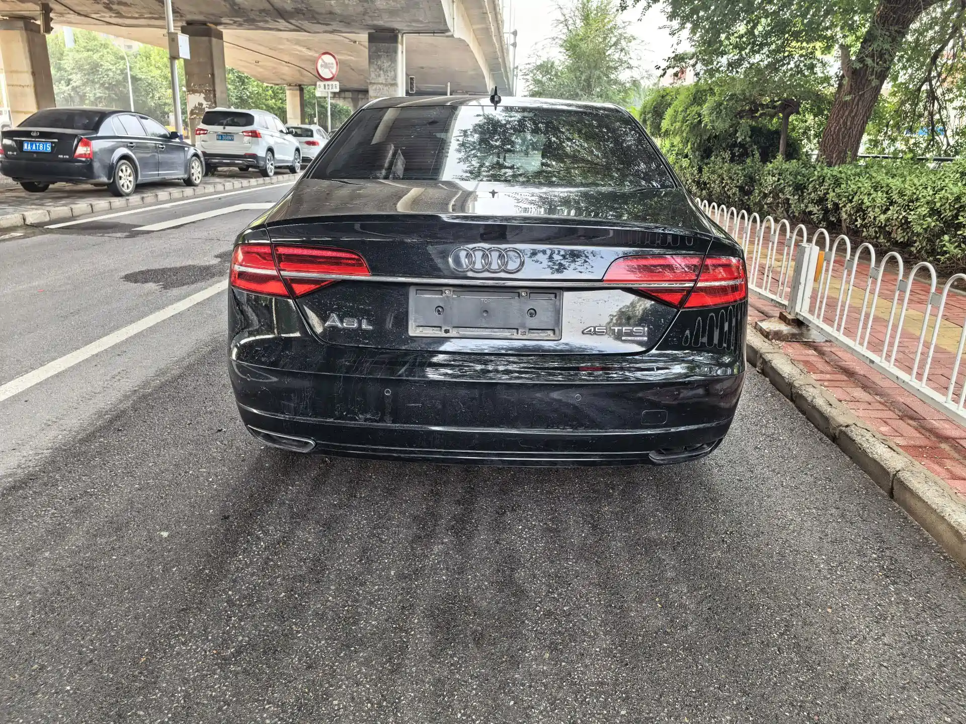 Фото 5 - Audi A8