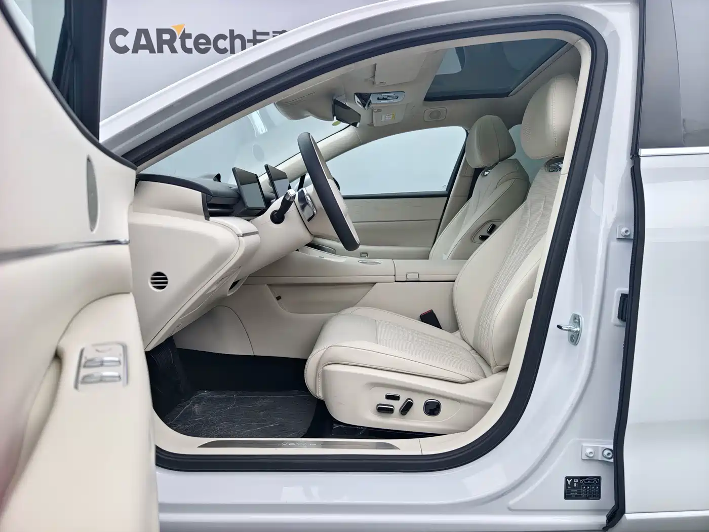 Voyah Auto VOYAH Zhuiguang L 2025 2025 Mid-configuration Model