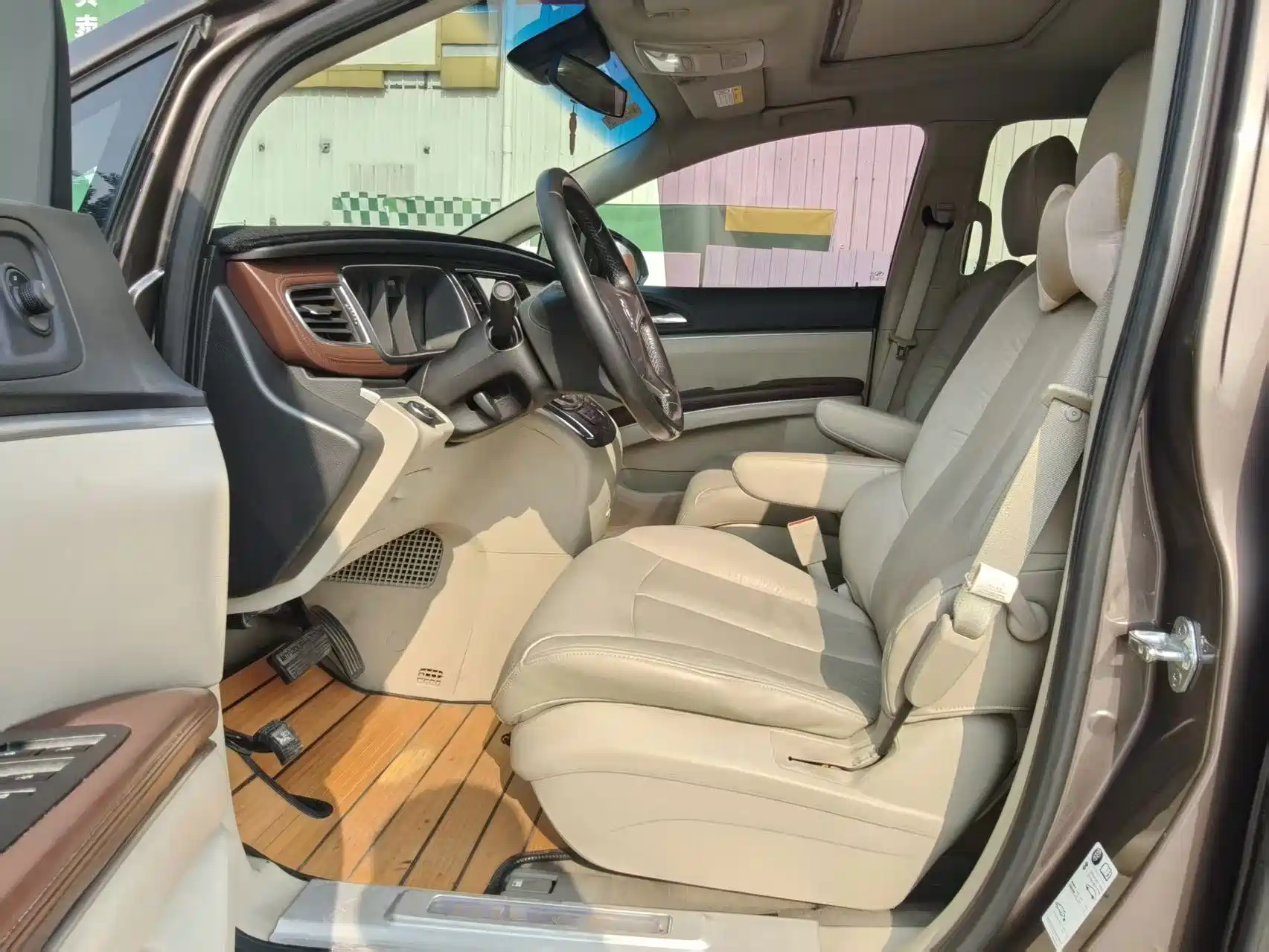 Фото 5 - Buick GL8