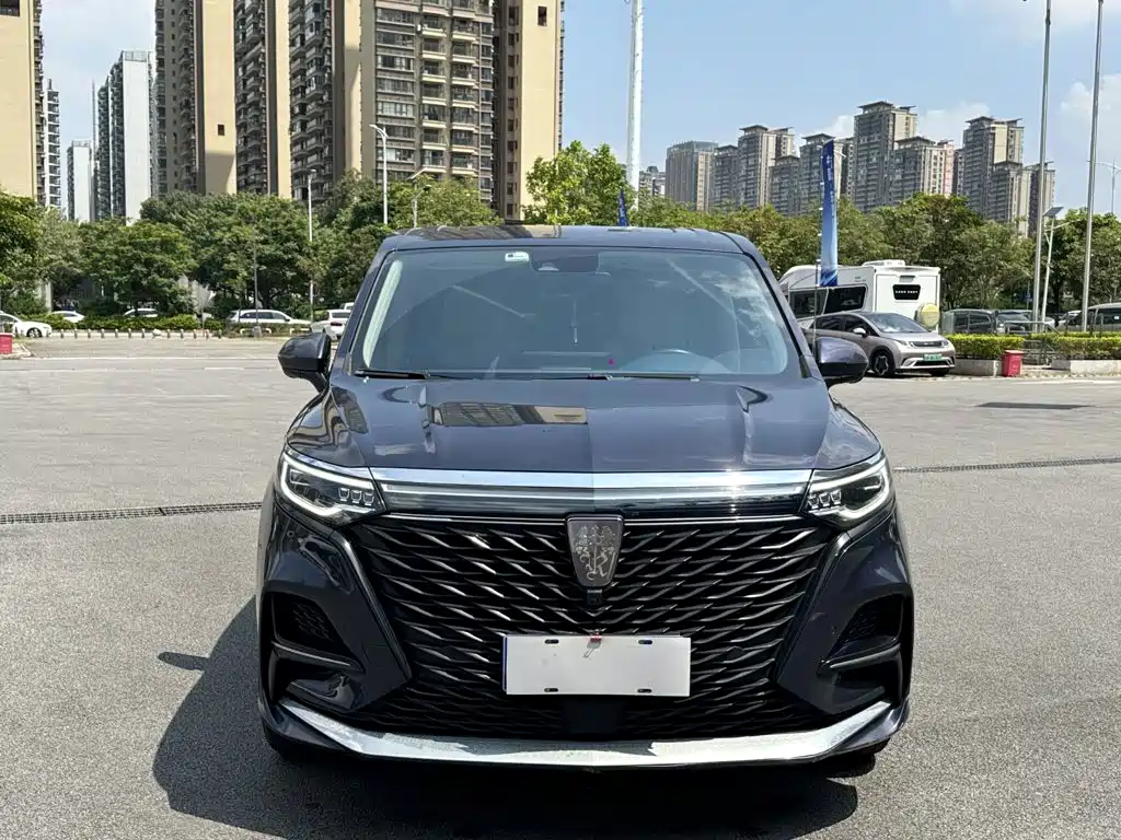 Фото 2 - Roewe iMAX8