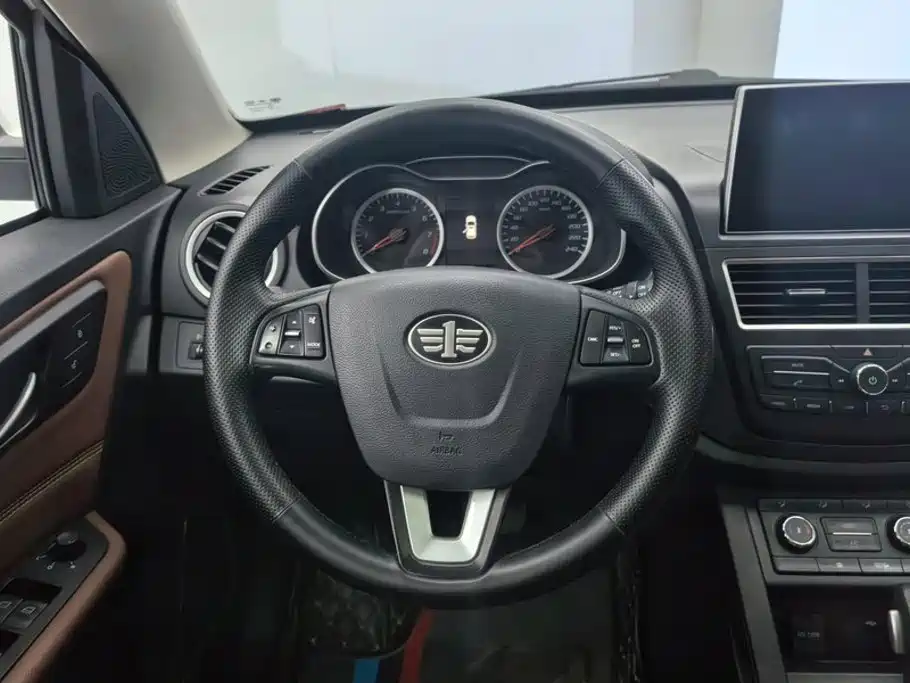 Besturn X40 2018 2018 Internet Celebrity Edition 1.6L Automatic Smart Connect