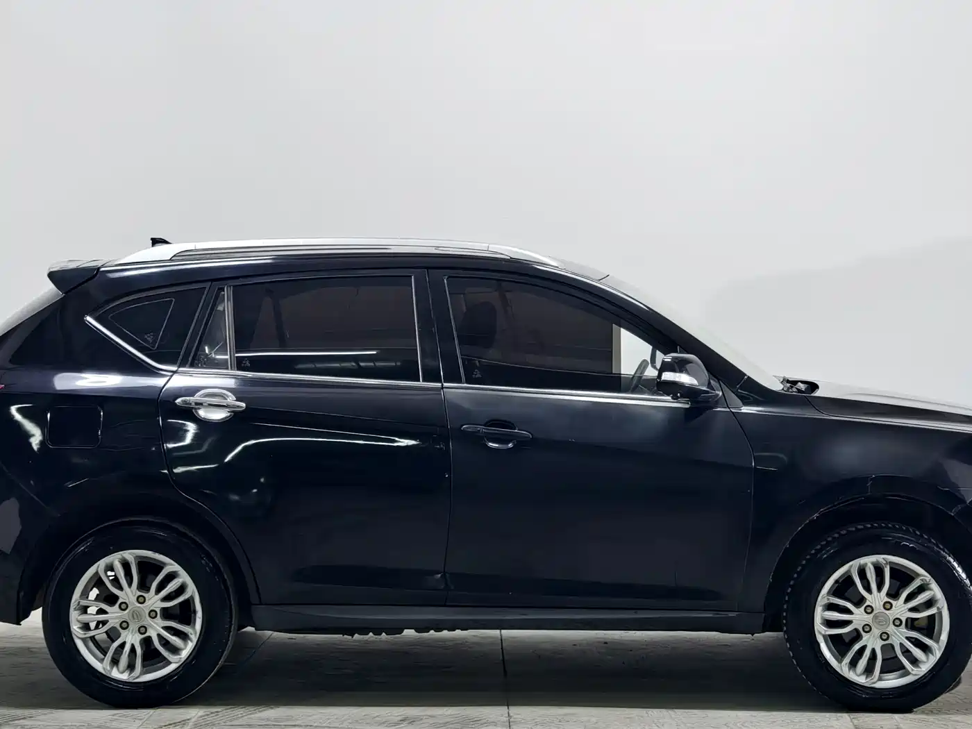 Landwind X5 2017 2016 Plus 2.0T Automatic Leadership Edition