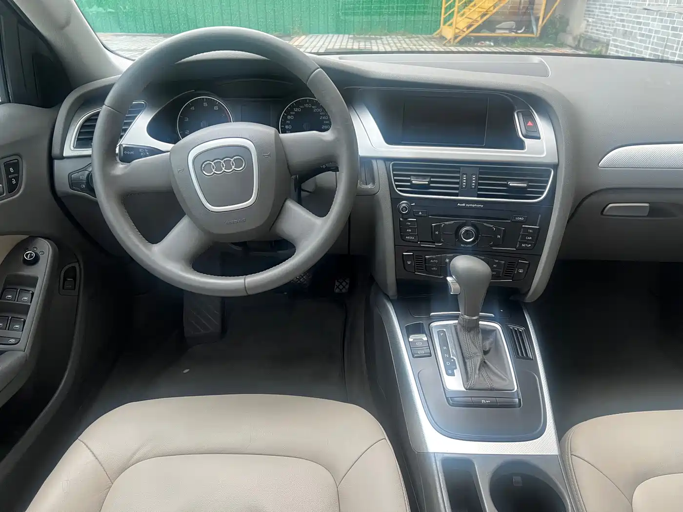Audi A4L 2010 2010 2.0 TFSI Standard