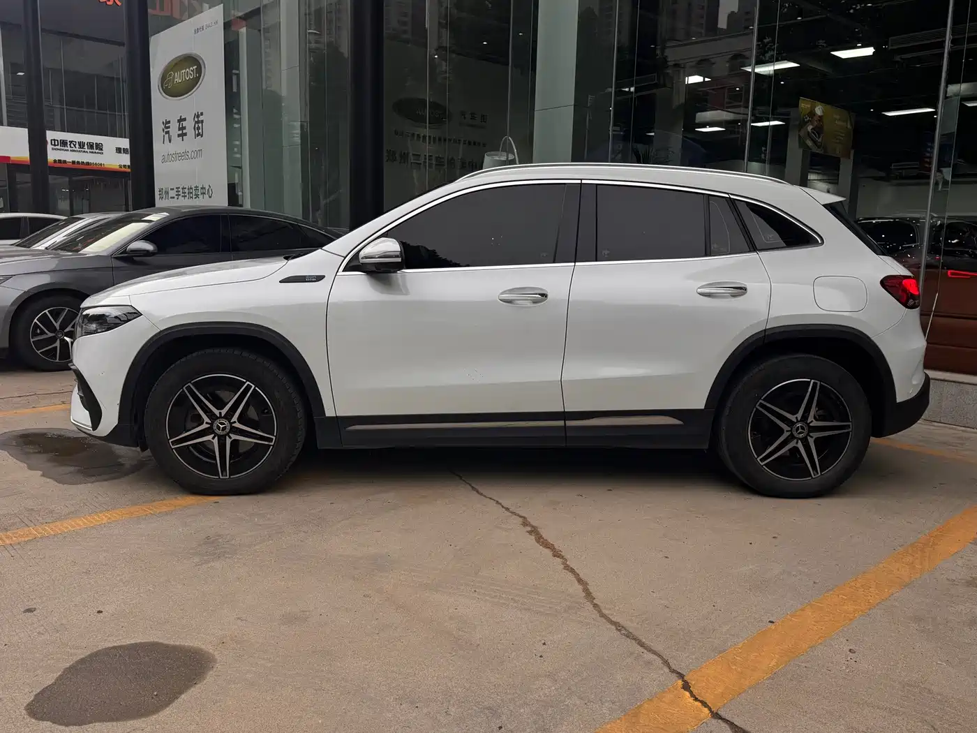 Mercedes-Benz EQA 2022 2022 EQA 300 4MATIC Launch Special Edition