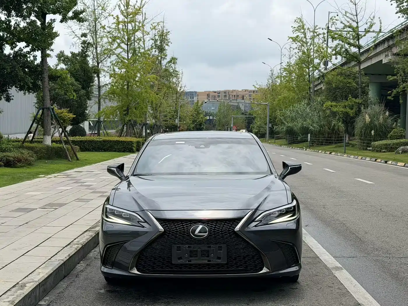 Фото 2 - Lexus ES