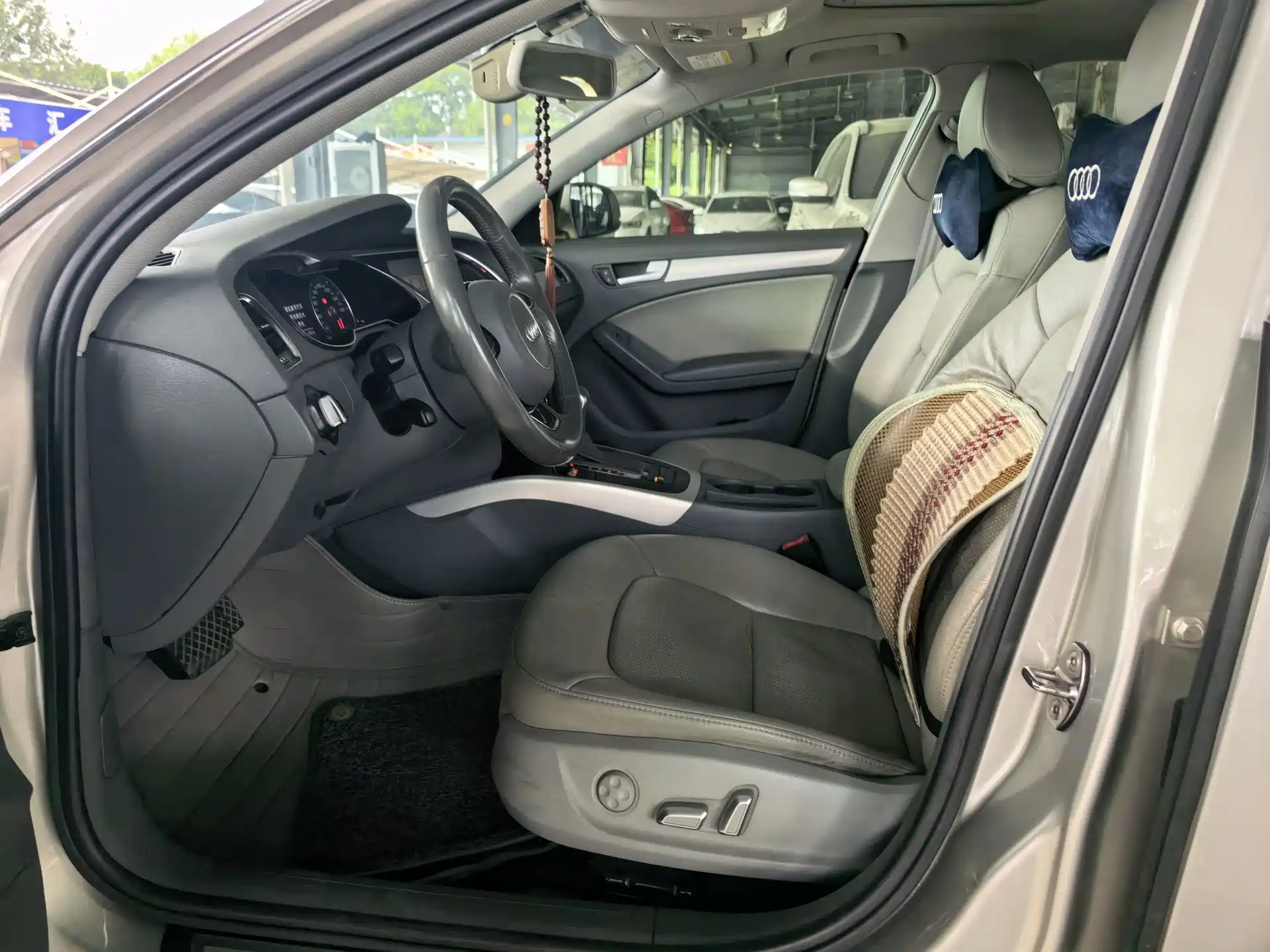 Фото 4 - Audi A4L
