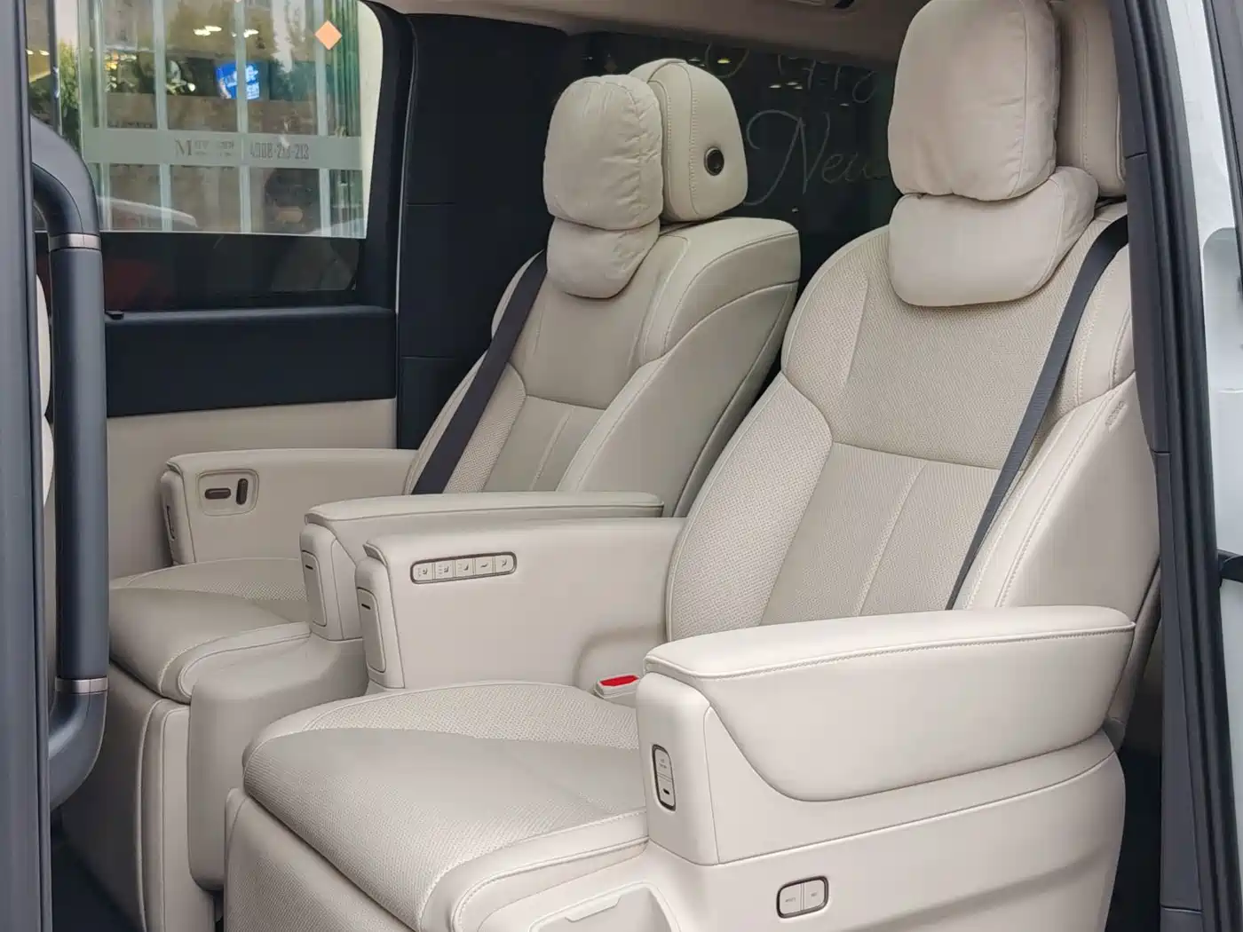 Li Auto MEGA 2025 2025 Model Home Family Special Edition
