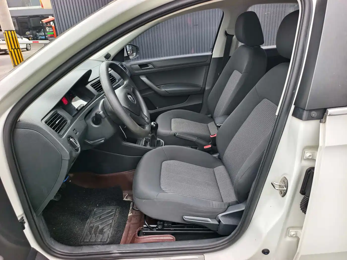 Volkswagen Santana 2018 1.5L Manual Trend Edition фото 8