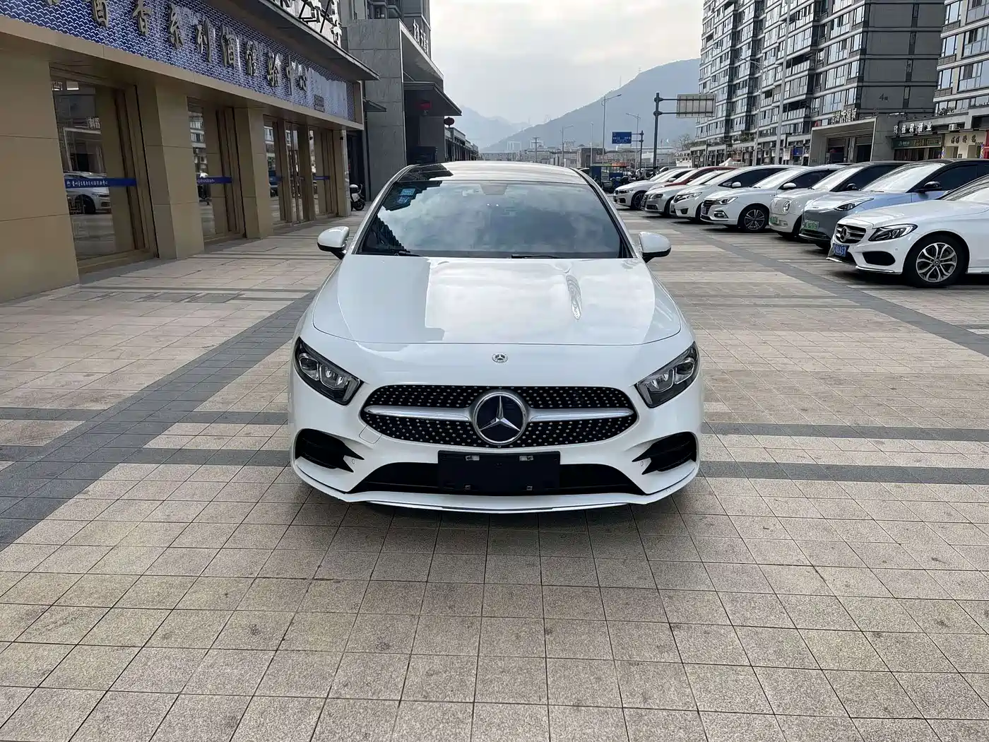 Mercedes-Benz A-Class 2020 A 200 L Sport Sedan фото 3