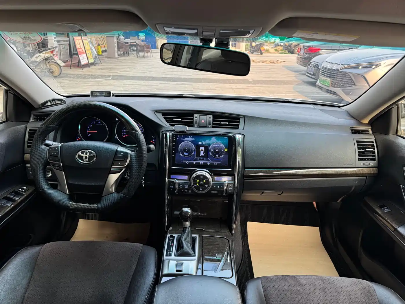Toyota Reiz 2013 2.5V Premium Edition фото 5