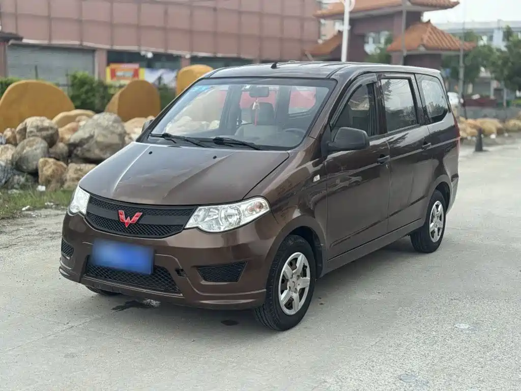 Wuling Motors Wuling Hongguang 2015 — пригон из Китая