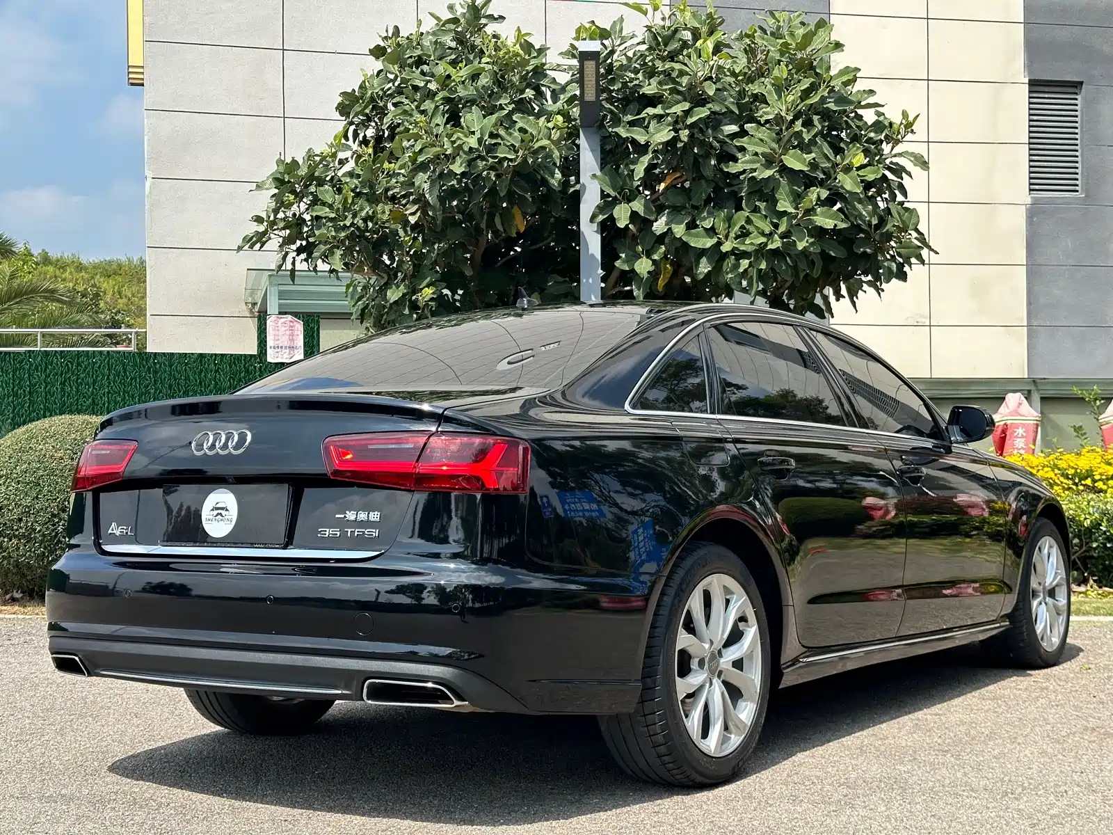 Фото 6 - Audi A6L