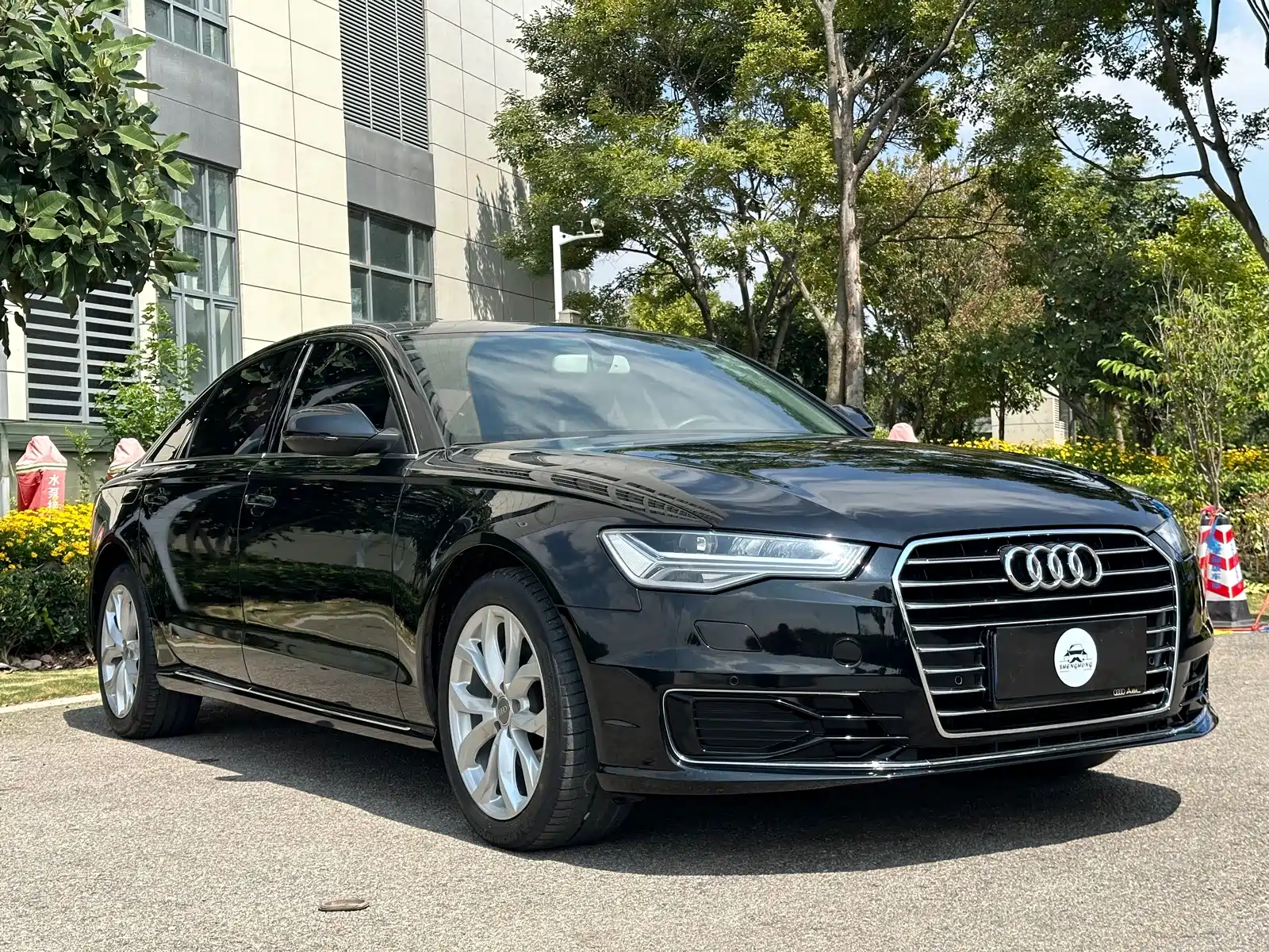 Фото 3 - Audi A6L