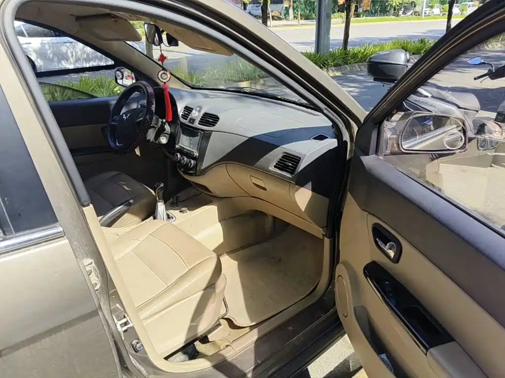 Wuling Motors Wuling Hongguang 2014 2014 1.5L S Comfort