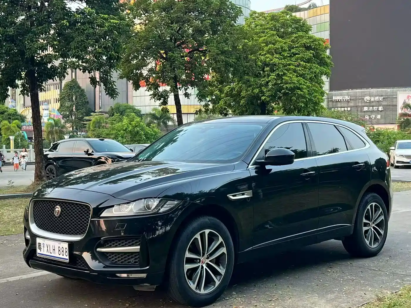 Jaguar F-PACE 2017 2016 2.0T FWD R-Sport Edition