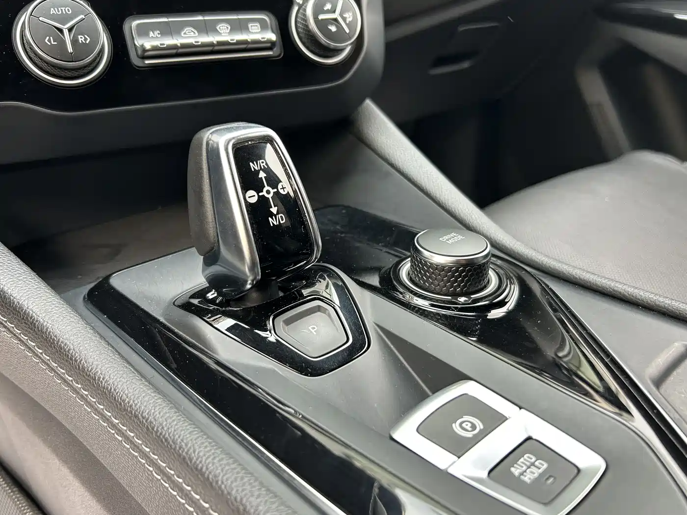 Lynk & Co 03 2021 2.0TD Auto Jin Champion Edition фото 4