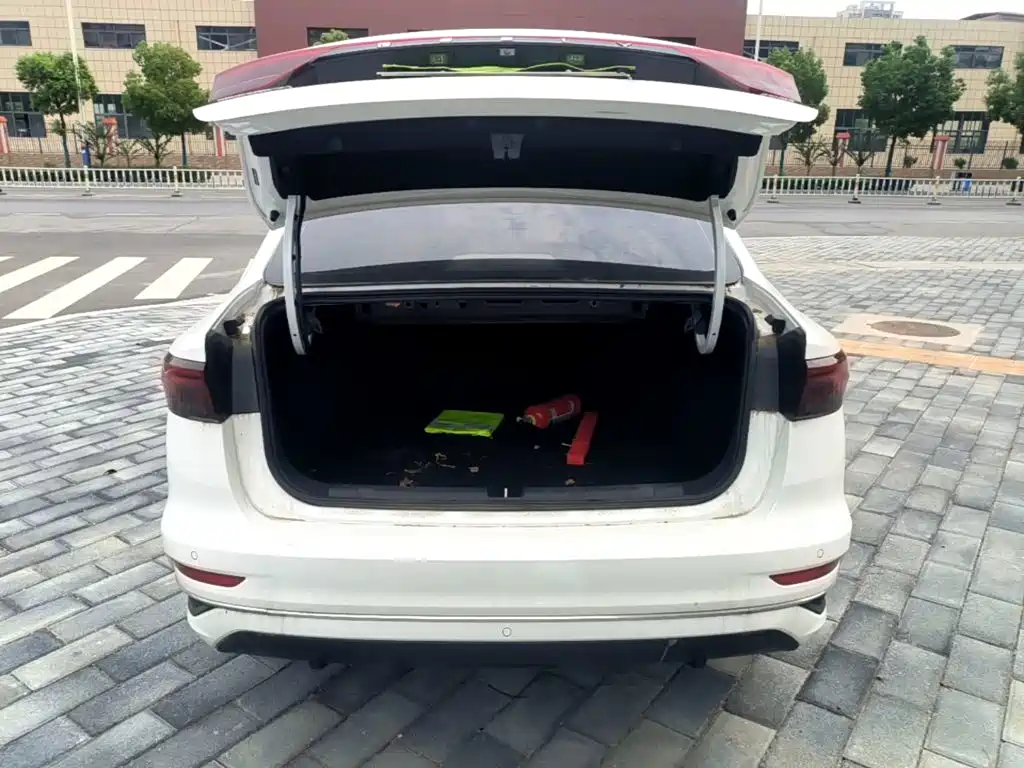 Geely Emgrand 2025 2025 4th Gen 1.5L CVT Premium