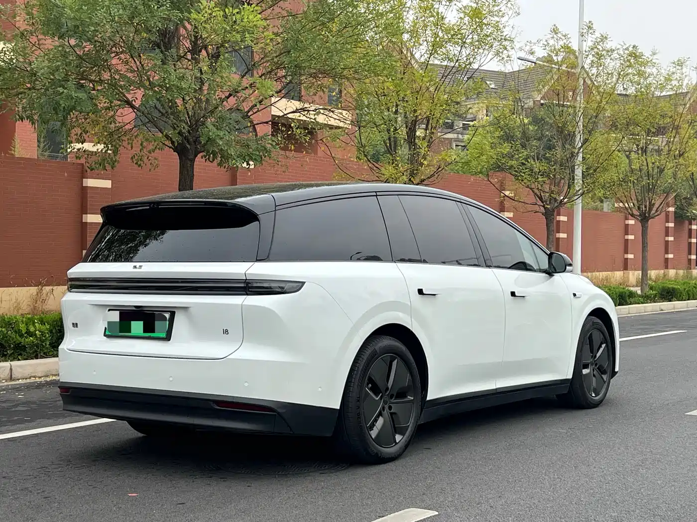 Li Auto Li i8 2026 2025 Standard Edition