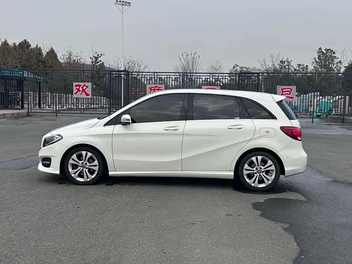 Mercedes-Benz B-Class 2017 B 200 Dynamic фото 4