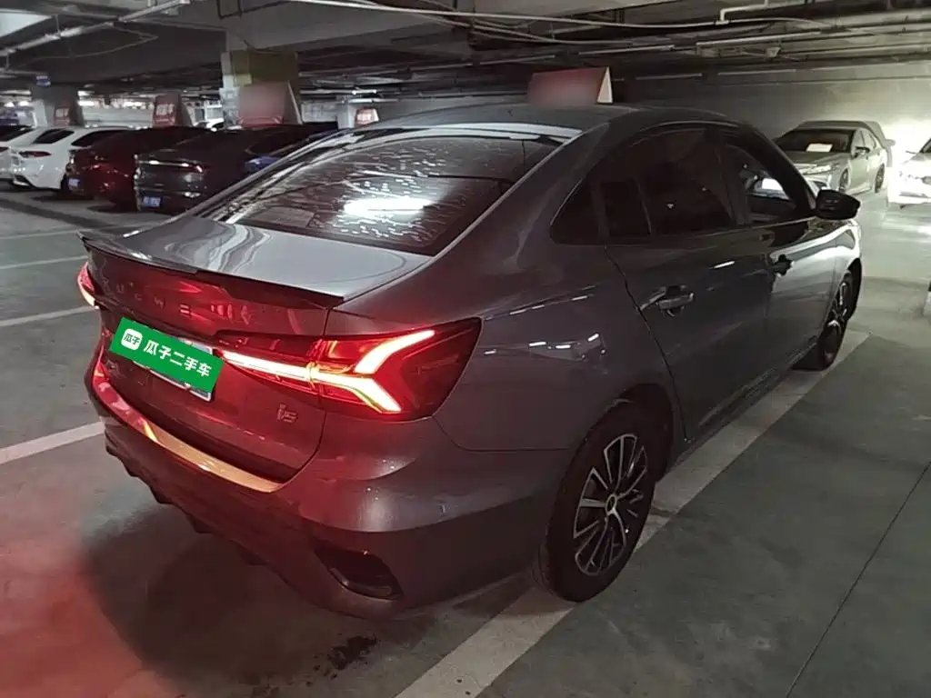Фото 7 - Roewe i5