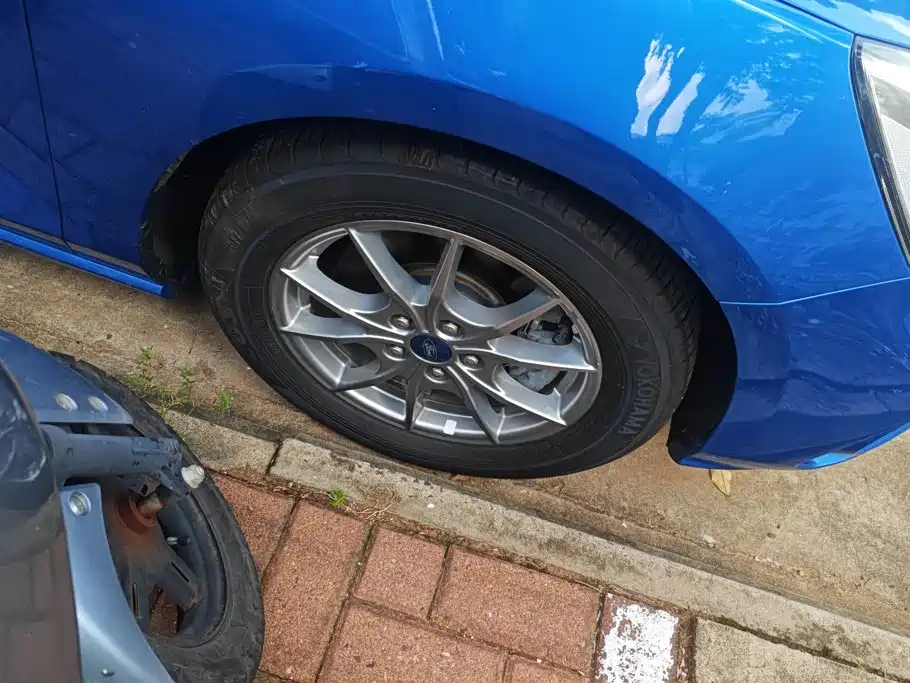 Фото 6 - Ford Focus
